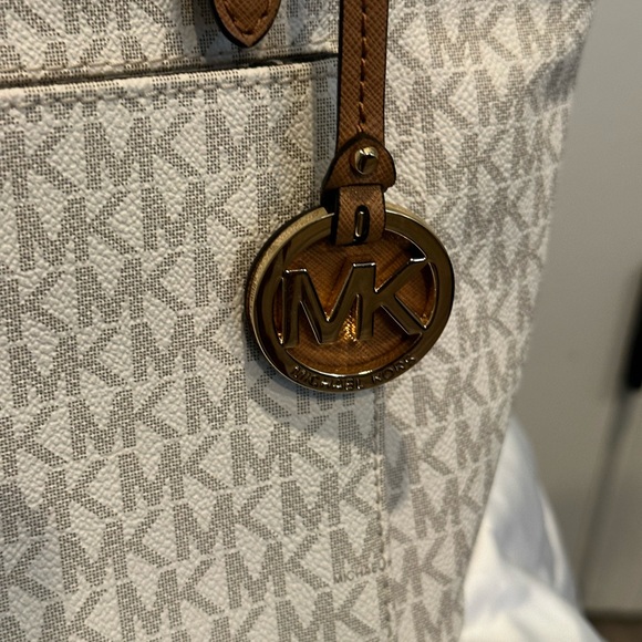 NEW MICHAEL Michael Kors Signature Top-Handle Zipper Tote - Picture 5 of 11